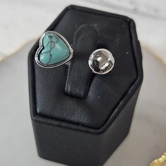 Earth Heart Adjustable Fashion Ring A46 - Picture 5 of 5